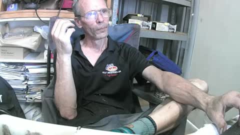 04oldskool online show from December 9, 6:01 am