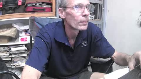 04oldskool online show from December 16, 5:49 am