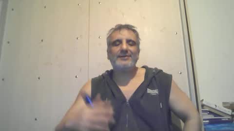 Snapshot of 0luvmonkey chatting on October 18, 12:15 am 0luvmonkey online show from October 18, 12:15 am