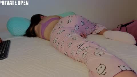 Steven  e online show from April 15, 2:26 am