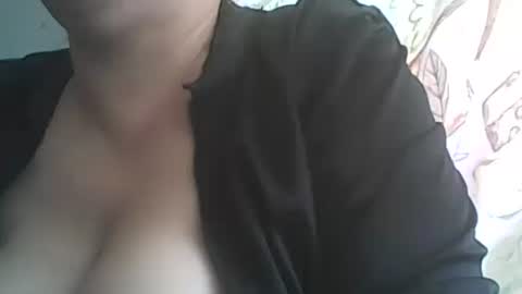 Snapshot of 1deluxepussy chatting on September 23, 7:02 am Deluxepussy online show from September 23, 7:02 am