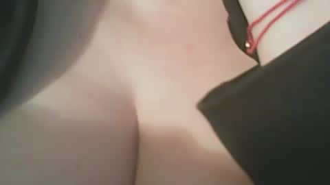 Snapshot of 1deluxepussy chatting on February 27, 4:21 pm Deluxepussy online show from February 27, 4:21 pm