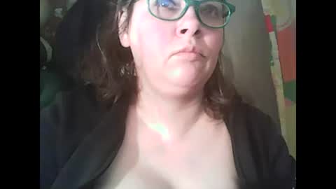 Snapshot of 1deluxepussy chatting on February 19, 12:57 am Deluxepussy online show from February 19, 12:57 am