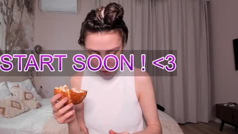 Lily 3 online show from November 4, 3:46 pm