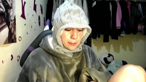 1kandylove online show from October 5, 4:32 am