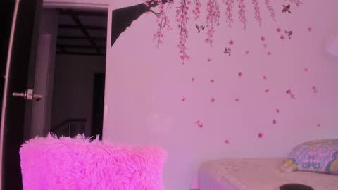 laiaa rivas online show from January 20, 5:48 am