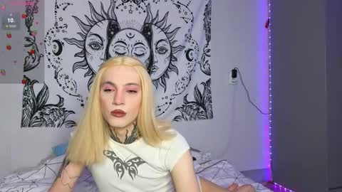 Michelle online show from October 27, 4:29 pm