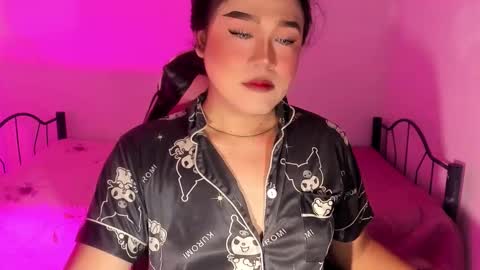 1lovelymess online show from November 12, 2:14 am