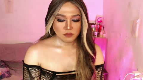 1lovelymess online show from July 5, 4:04 am
