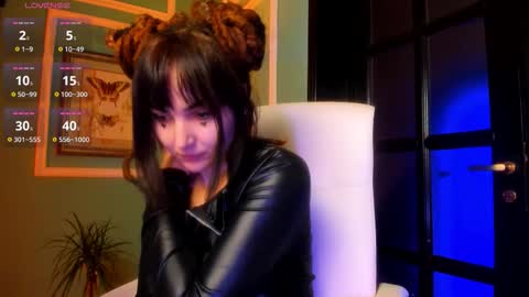 Moona  online show from November 10, 4:43 pm