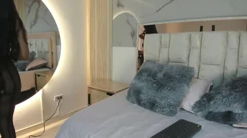 Luisa online show from April 23, 1:02 pm