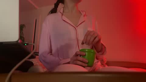 Snapshot of 1sttimeomg chatting on January 22, 5:37 am 1sttimeomg online show from January 22, 5:37 am