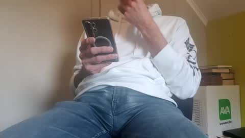 22_acacia_avenue online show from March 12, 11:58 am