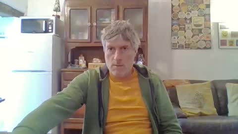 22esserre online show from April 23, 12:29 pm