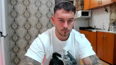 2sexymuscles online show from October 27, 9:04 pm