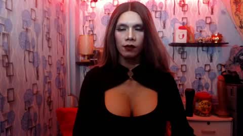 Julia G online show from June 22, 8:11 am