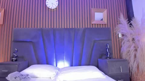 3X NAXAA online show from April 24, 2:52 pm