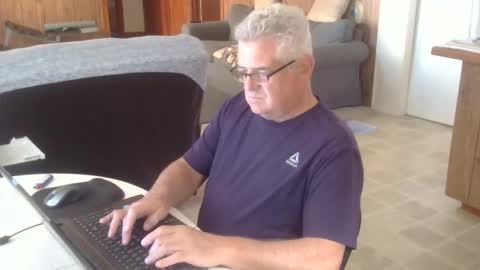 Snapshot of 55mnc chatting on October 24, 8:31 pm Joe online show from October 24, 8:31 pm