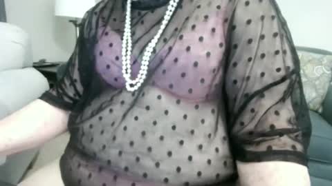 Missy online show from April 25, 1:02 pm