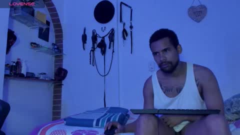 69blackwhite online show from February 26, 8:29 am