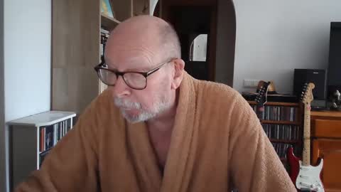  Papi  online show from February 25, 4:14 pm