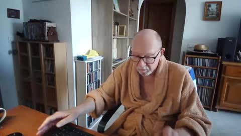  Papi  online show from March 23, 10:09 am