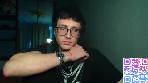 Phillip online show from November 23, 4:10 am