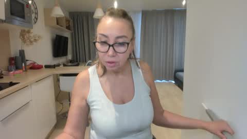 8ciara online show from November 19, 7:40 am