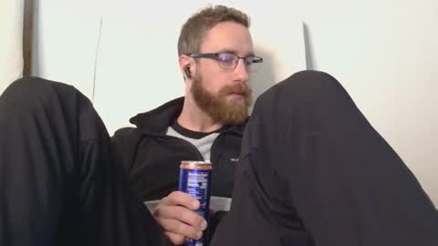 8InchesAndSomeHoles online show from February 20, 6:43 pm