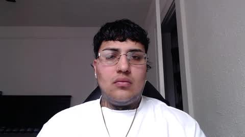 Butterfly boy online show from March 26, 6:57 pm