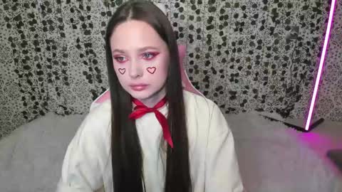 EMILY AND  MARCUS online show from February 14, 4:52 pm