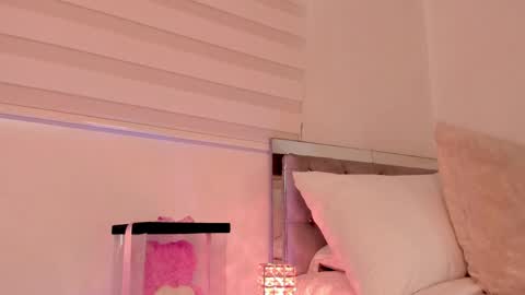 Karo online show from April 25, 7:00 pm