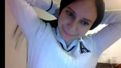 _alyson online show from October 25, 7:08 am