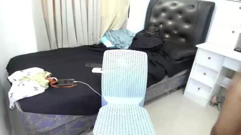 angela online show from March 4, 7:27 am