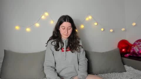 Anna online show from April 3, 6:37 pm