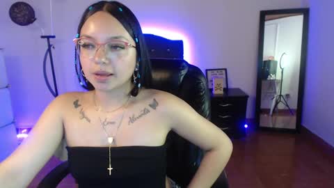 Anne online show from December 4, 3:59 pm