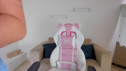    online show from September 19, 12:20 pm