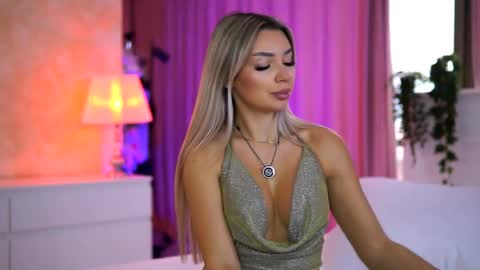 Arielle online show from December 3, 10:05 am