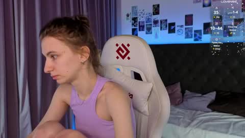 _ash_leyy_ online show from March 15, 1:32 am
