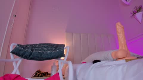 Hi guys i am Bianca  online show from February 1, 2:45 pm