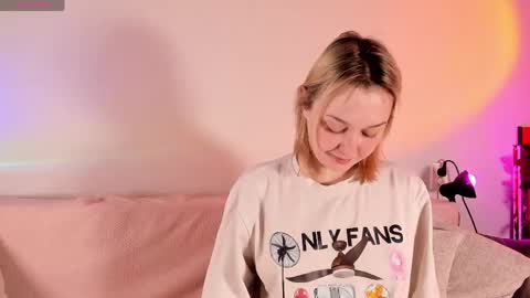 Christina Chris online show from April 23, 8:33 am