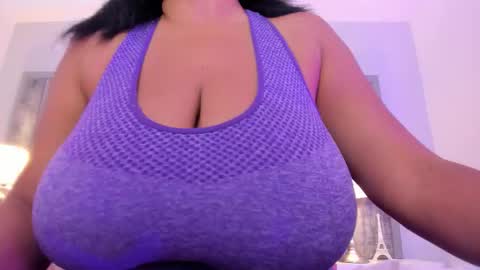 _ciara_benet_ online show from November 25, 12:15 pm