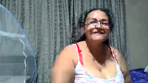 Snapshot of _cristal09 chatting on October 6, 5:14 am _cristal09 online show from October 6, 5:14 am