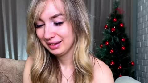 _crystal_moon_1 online show from December 18, 11:00 pm