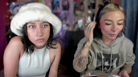 Snapshot of _darkkitty_ chatting on December 14, 3:06 am paula online show from December 14, 3:06 am