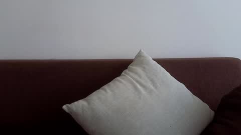 DemiDee online show from November 3, 8:15 am