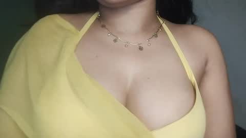 _dreamgirl_0 online show from April 23, 12:40 pm