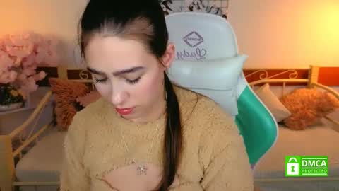 Lizzy  online show from March 2, 12:15 am