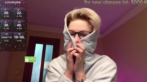 chloue and Gretta online show from January 4, 10:24 pm