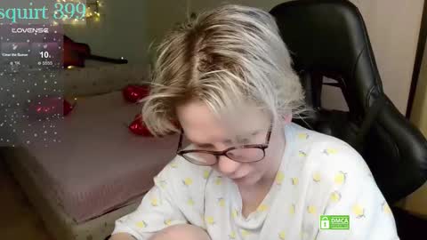 chloue and Gretta online show from February 25, 8:51 am